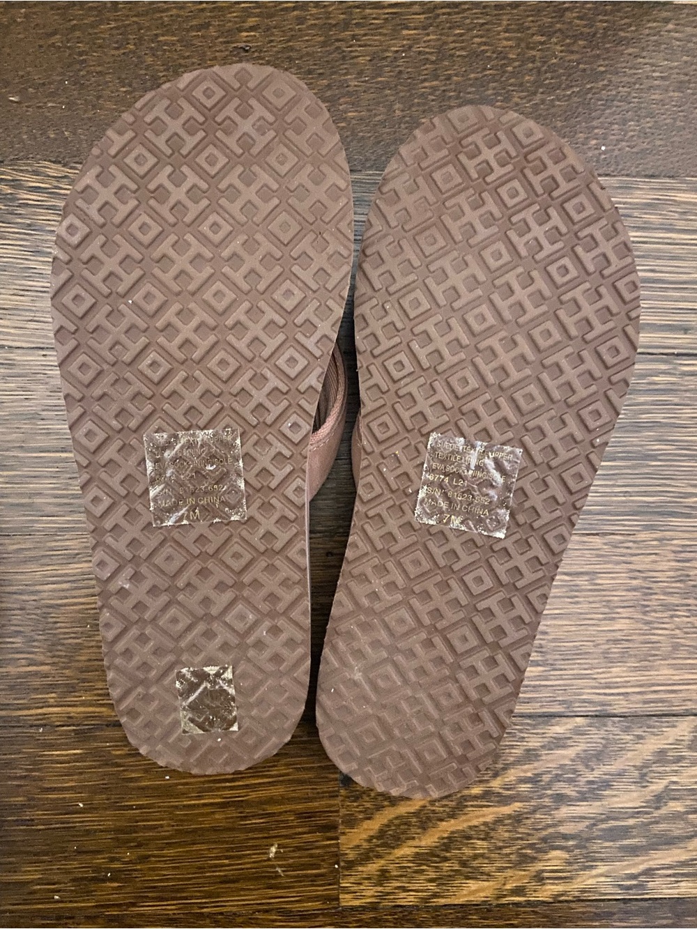Tory Burch Blush Pink Logo Flip Flop Sandals - Picture 4 of 4